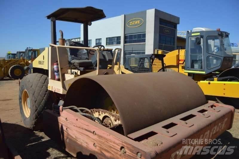 Dynapac CA250D Kombinované valce
