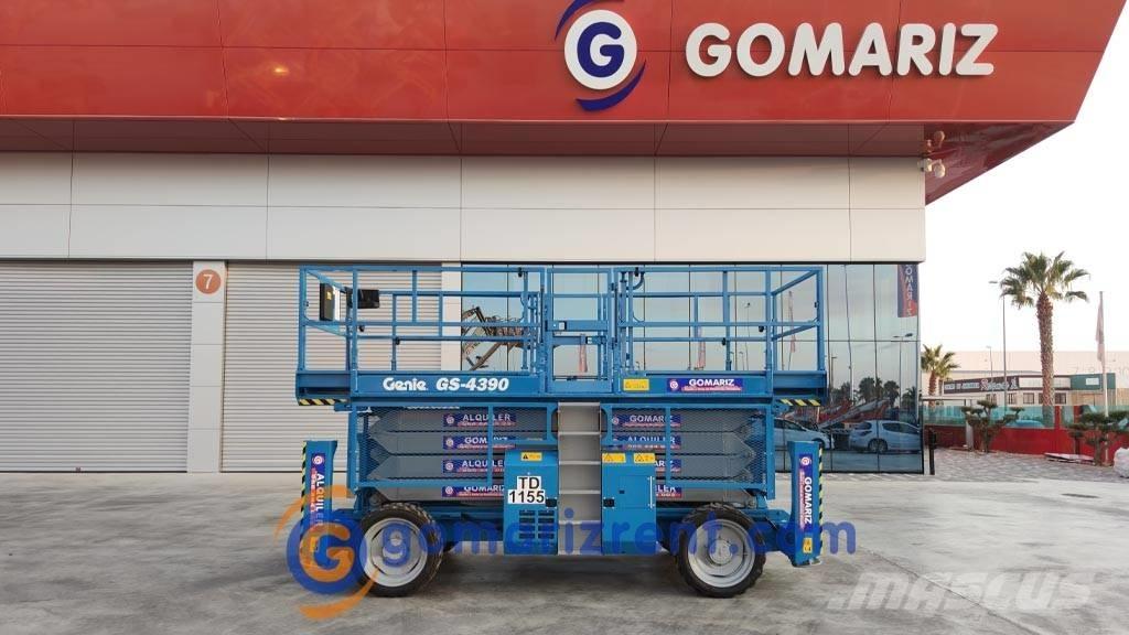 Genie GS 4390 Nožnicové zdvíhacie plošiny