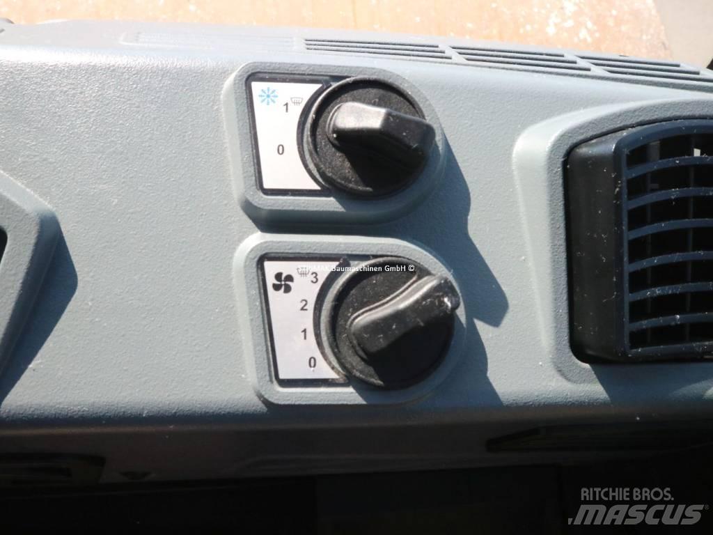 Bomag BW 211 D-50 Ťahačové valce