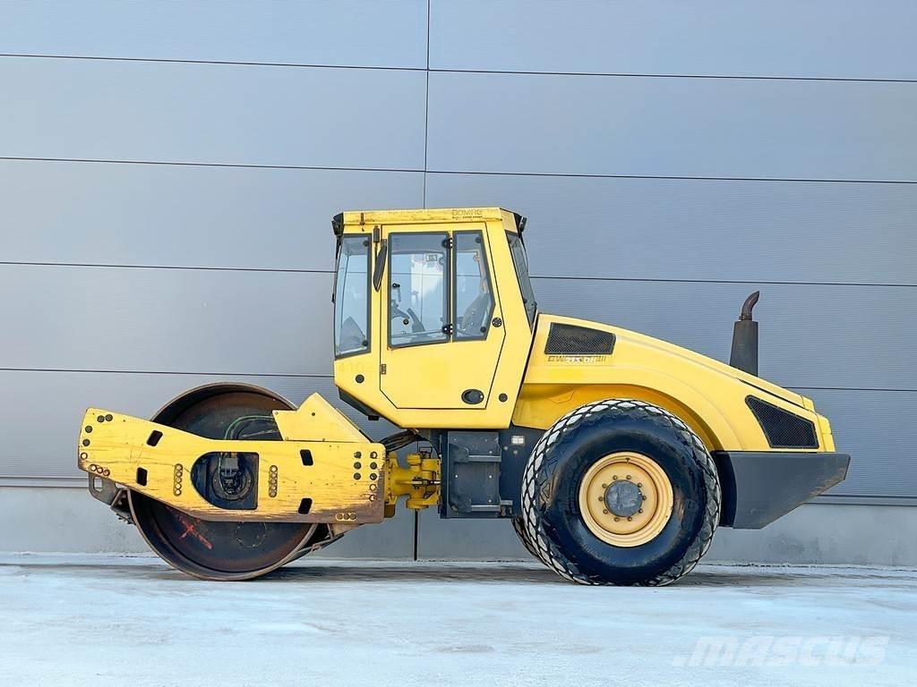 Bomag BW 213 DH-4 Ťahačové valce