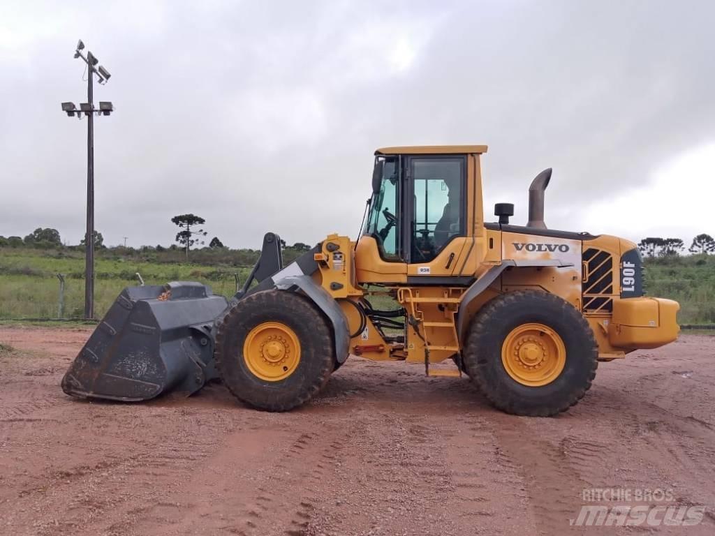 Volvo L90F Kolesové nakladače