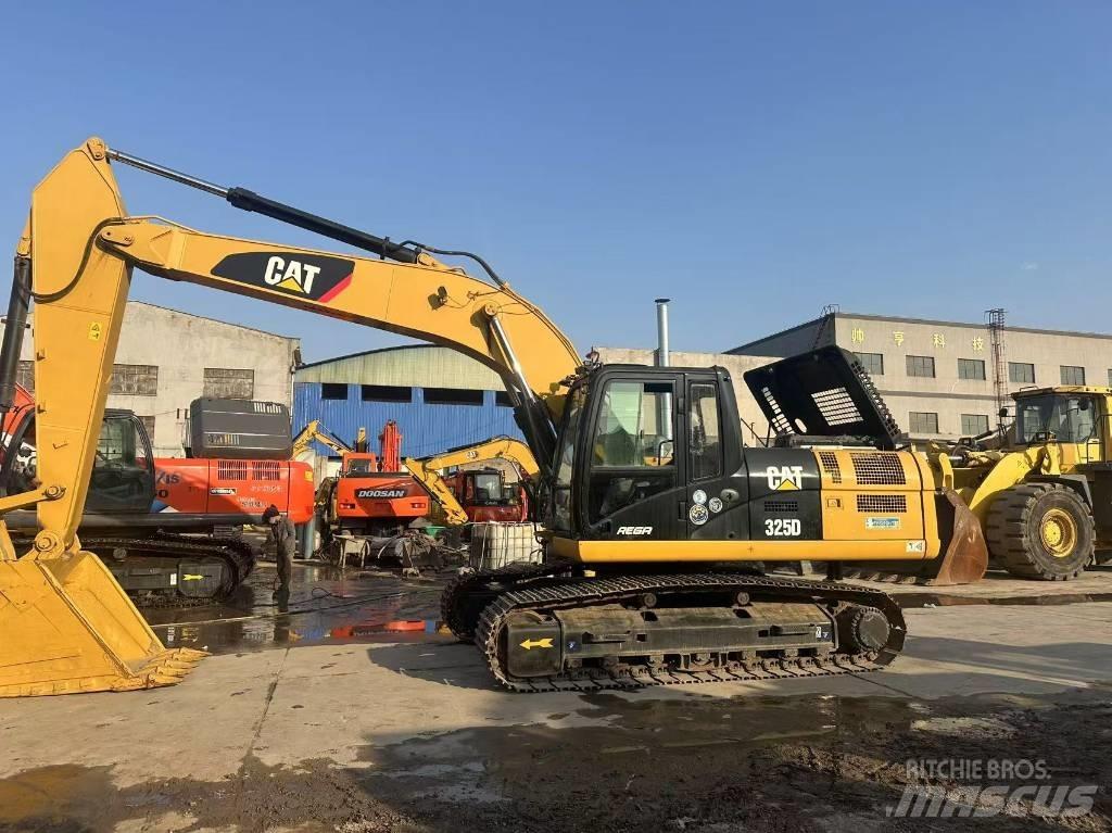 CAT 325 D L Pásové rýpadlá