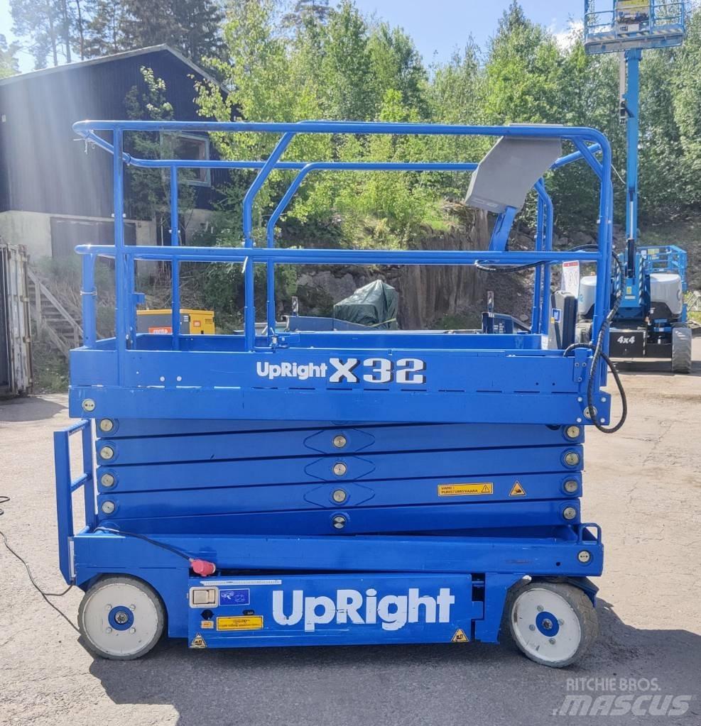 UpRight X32N Nožnicové zdvíhacie plošiny