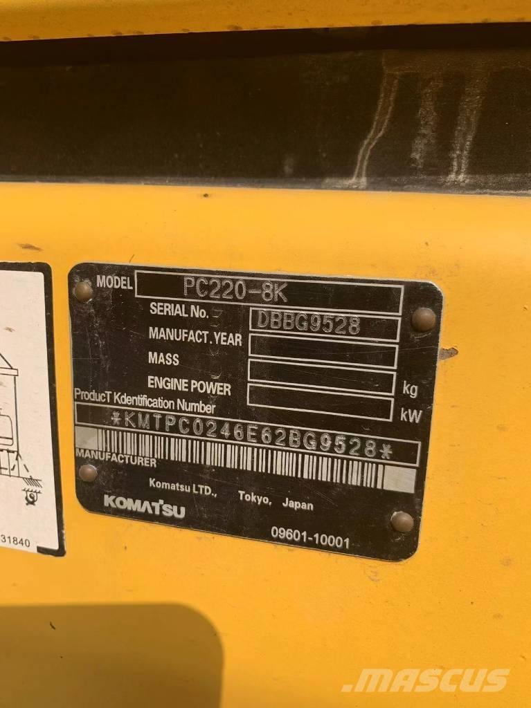 Komatsu PC 220-8 Midi rýpadlá 7 t - 12 t