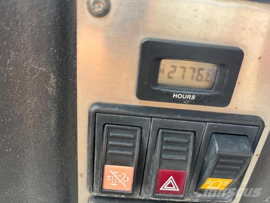 Ausa D600APG Stavebné sklápače