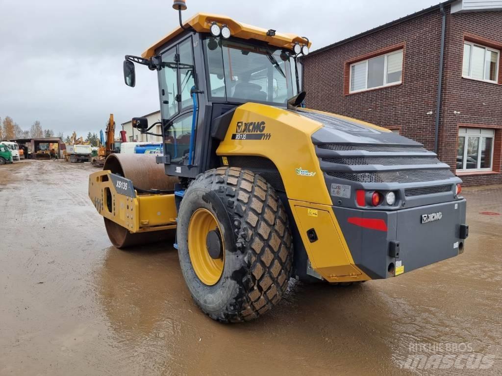 XCMG XS 135 Ťahačové valce