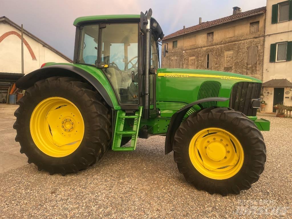John Deere 6520 SE0 Traktory