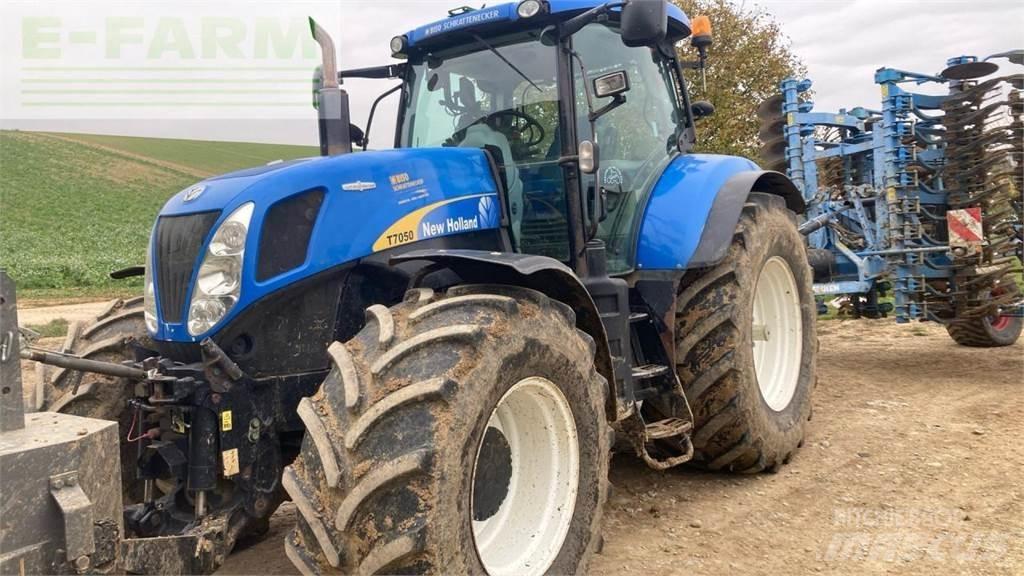 New Holland T7050 Traktory