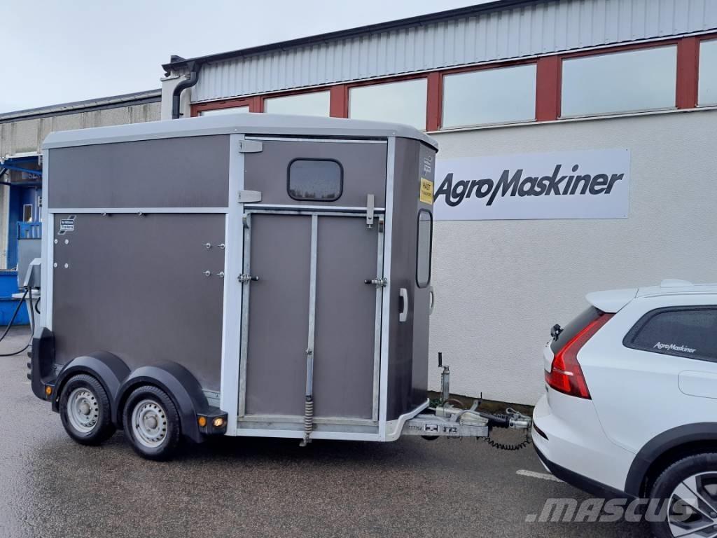 Ifor Williams HB 506 Prívesy na prepravu zvierat