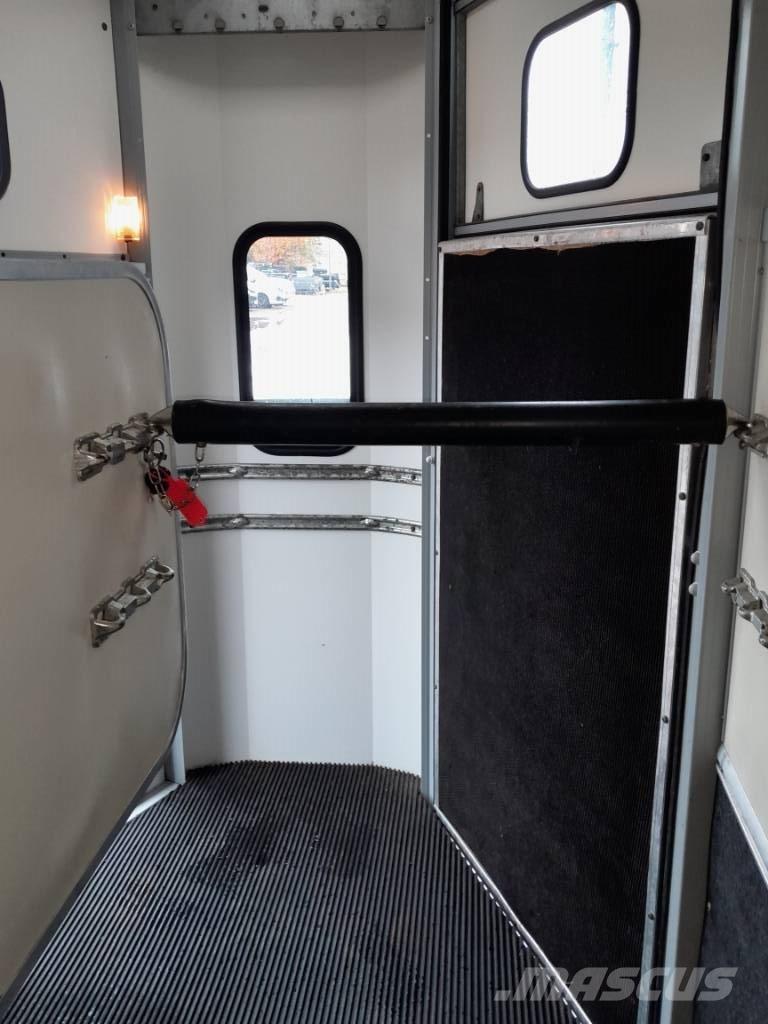 Ifor Williams HB 506 Prívesy na prepravu zvierat
