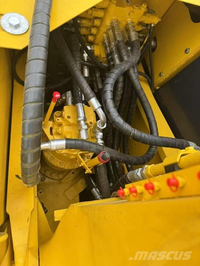 Komatsu 160-7 Pásové rýpadlá