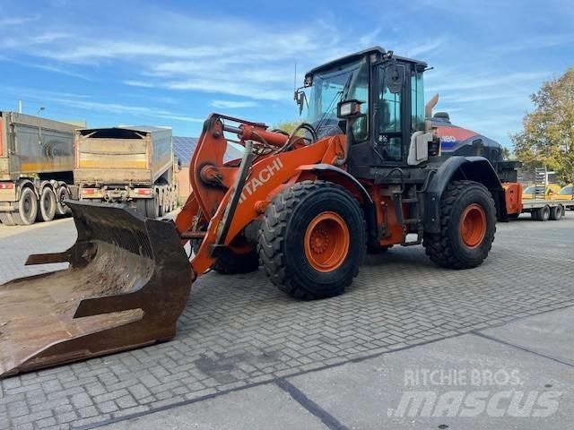 Hitachi ZW 180-6 Kolesové nakladače