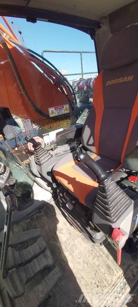 Doosan DX 300 LC Pásové rýpadlá