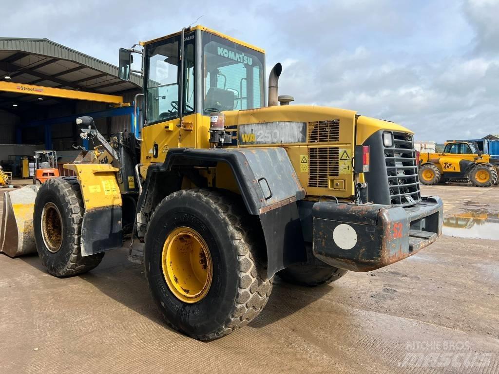 Komatsu WA 250-5H Kolesové nakladače