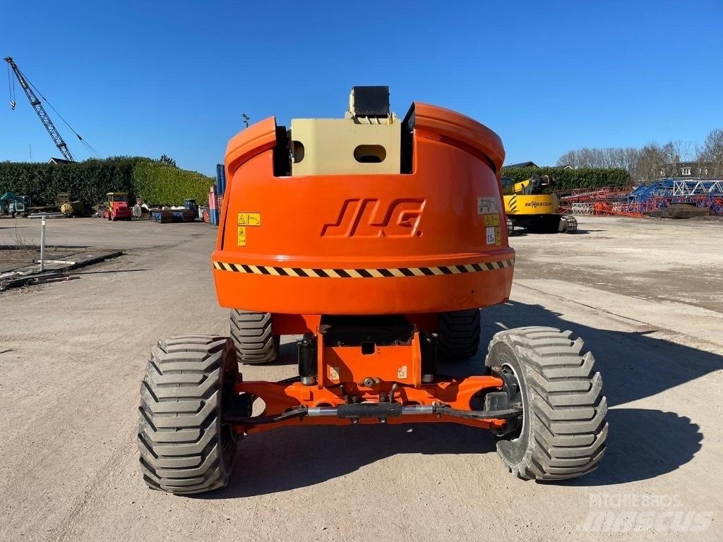 JLG 520 AJ Kĺbové plošiny