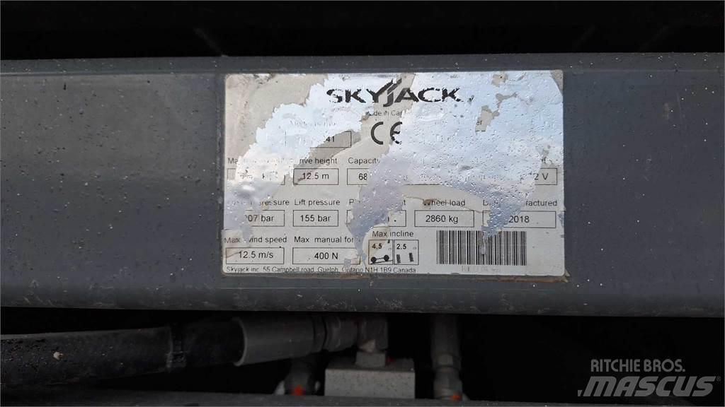SkyJack 8841RT Nožnicové zdvíhacie plošiny