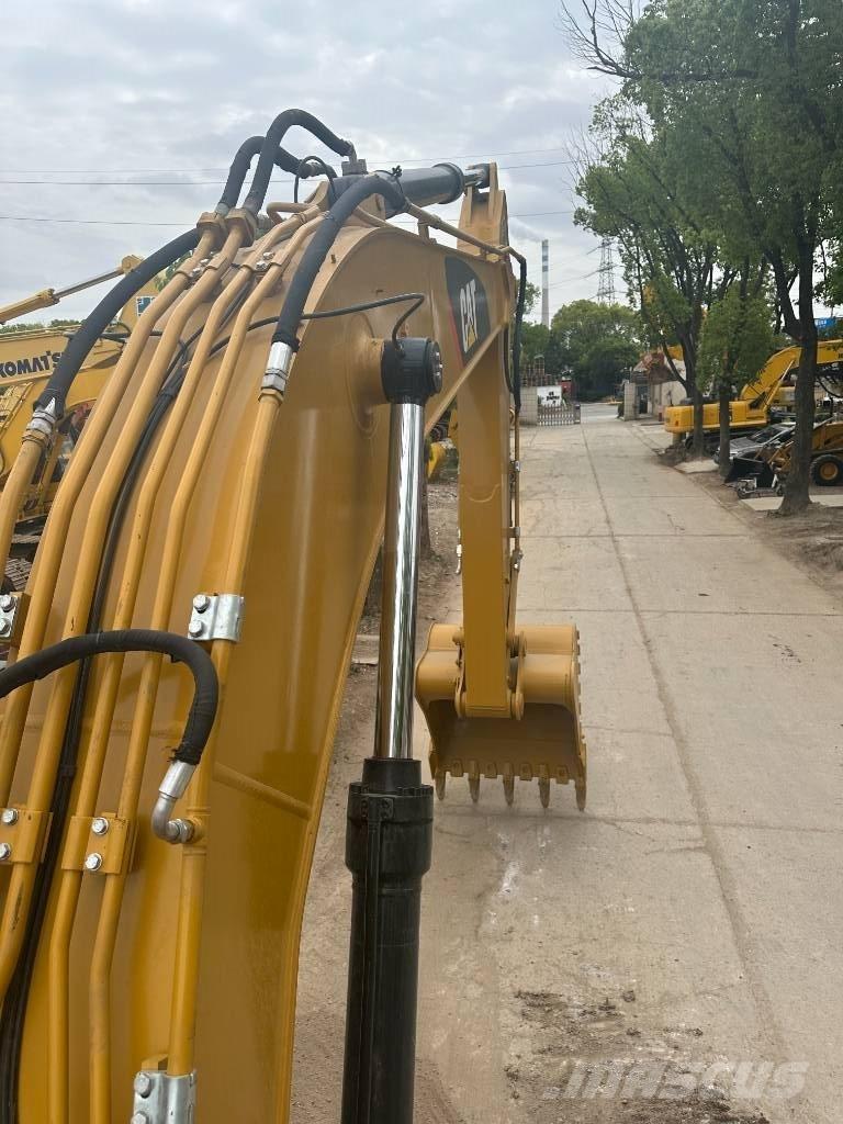 CAT CAT330D Midi rýpadlá 7 t - 12 t