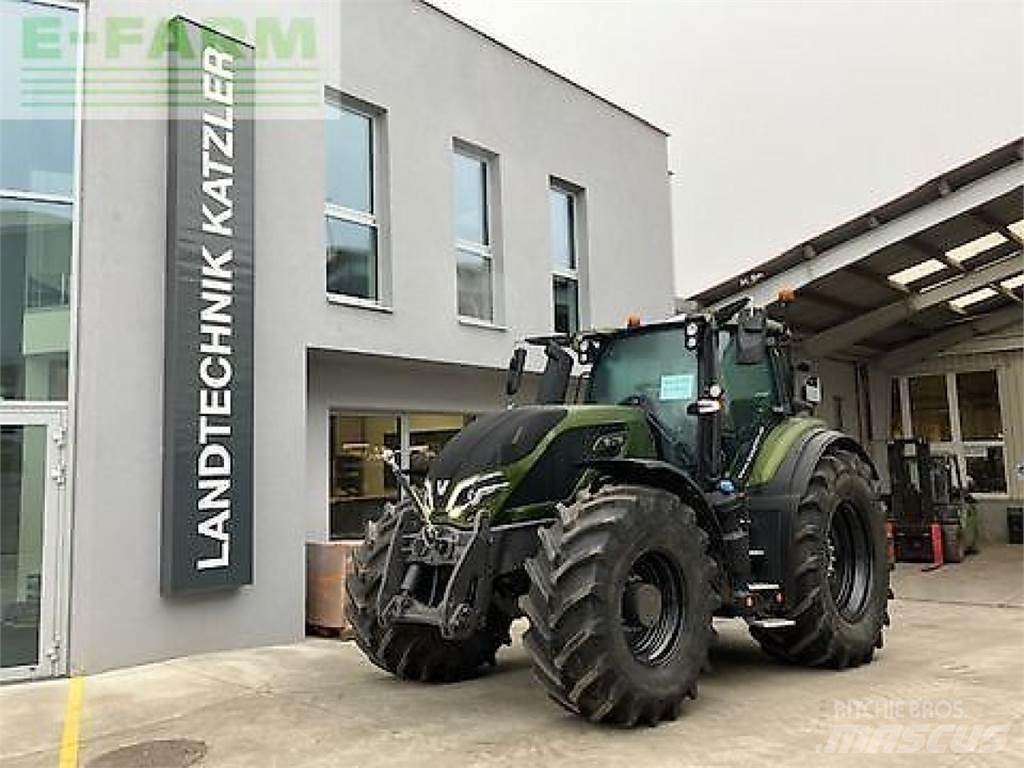 Valtra q305 Traktory