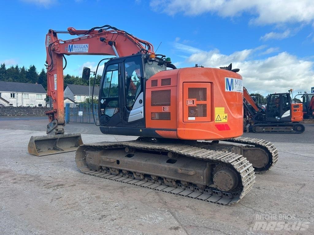 Hitachi ZX225 USLC-6 Pásové rýpadlá