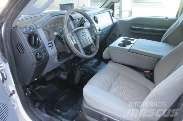 Ford F 550 Autoplošiny