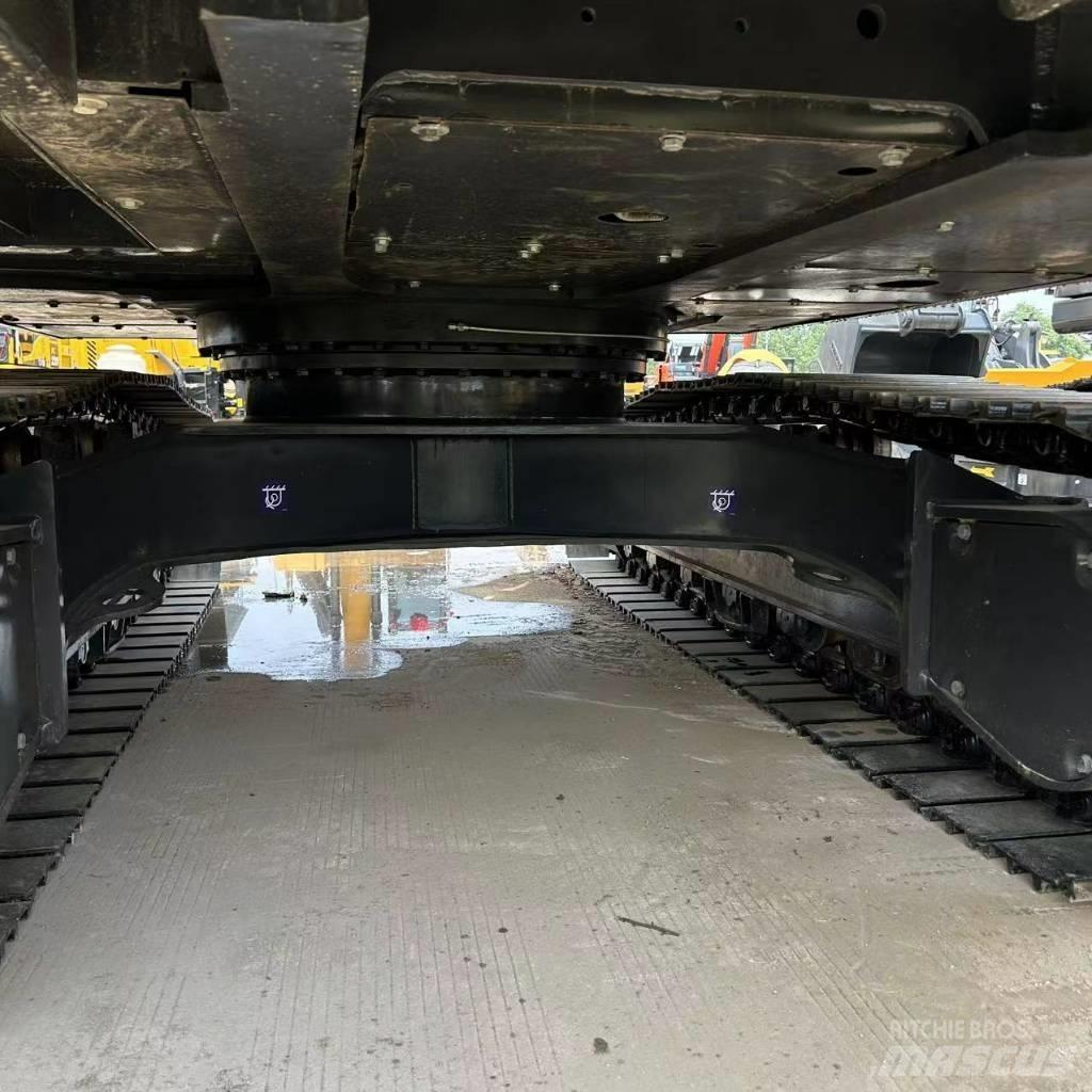 Volvo 220 Pásové rýpadlá