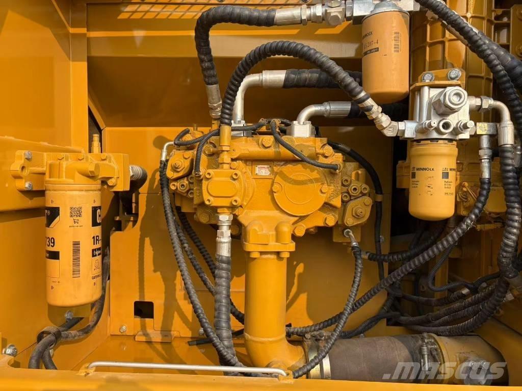 CAT 325 Pásové rýpadlá