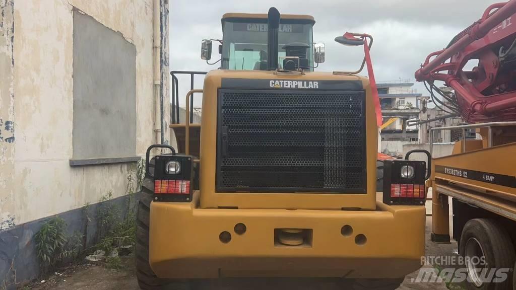CAT 966 H Kolesové nakladače