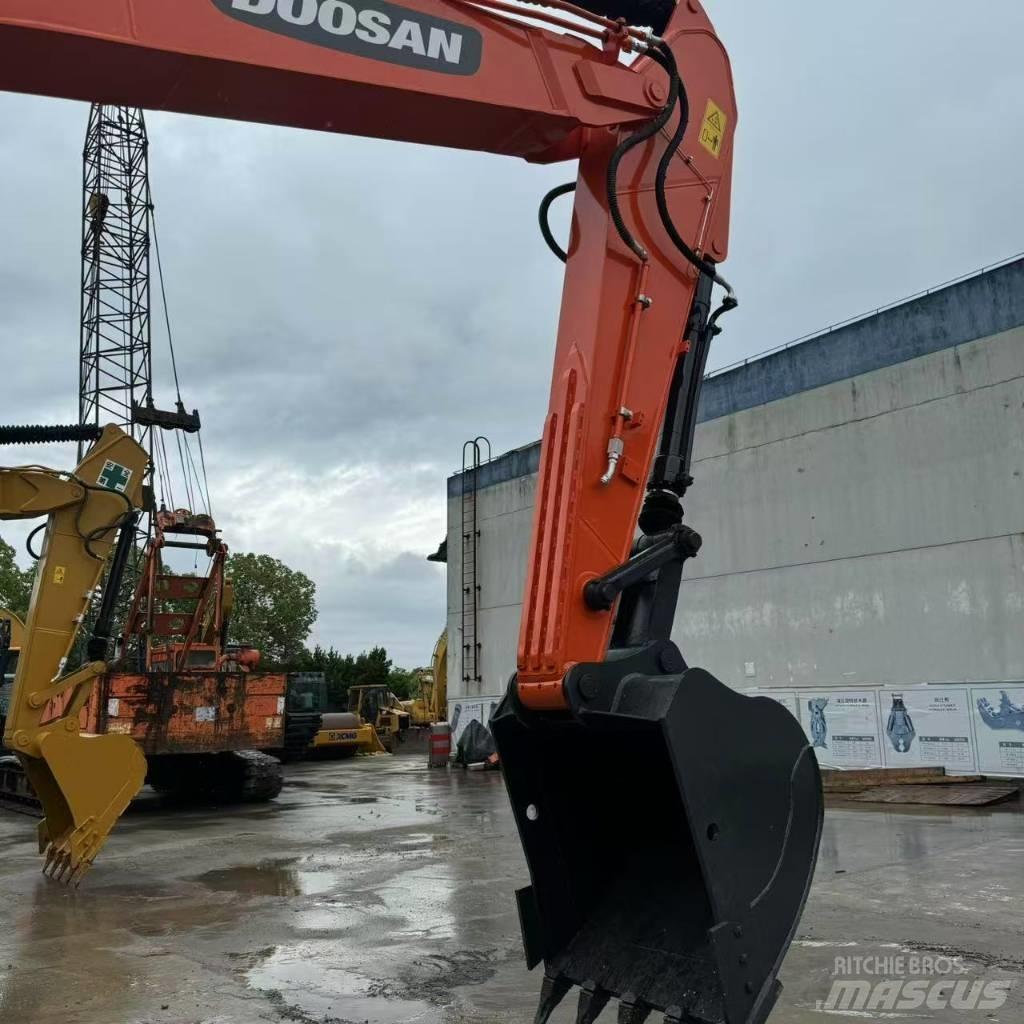 Doosan DX 225 LC Pásové rýpadlá