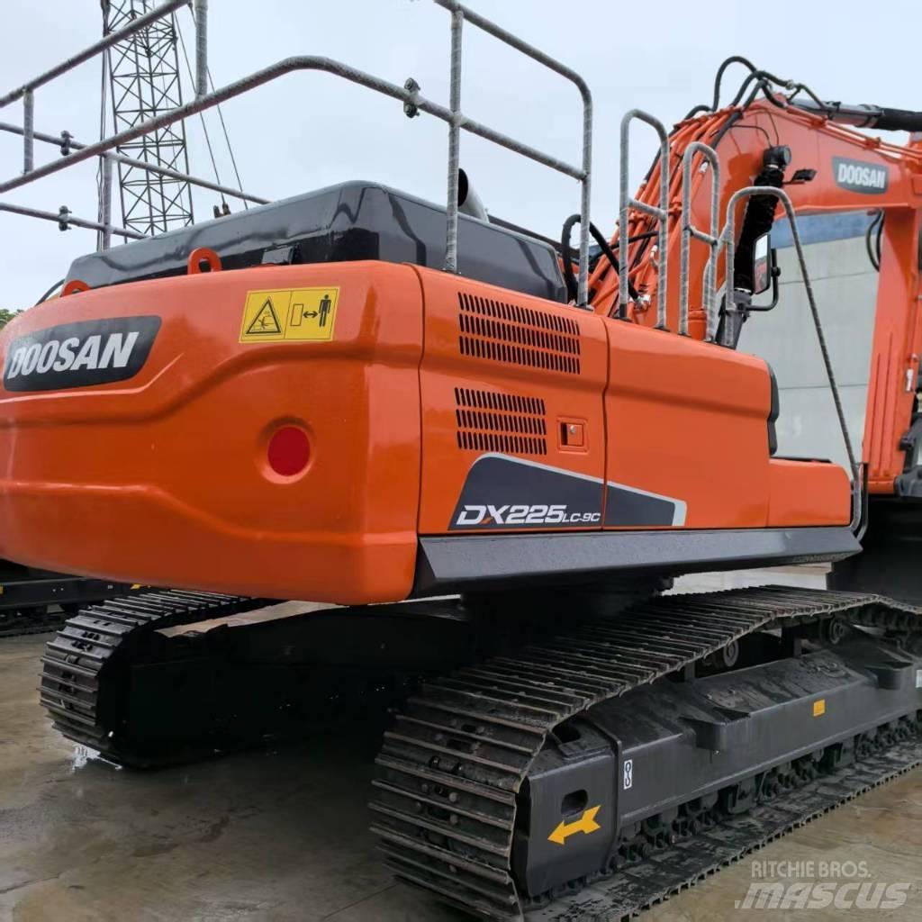 Doosan DX 225 LC Pásové rýpadlá
