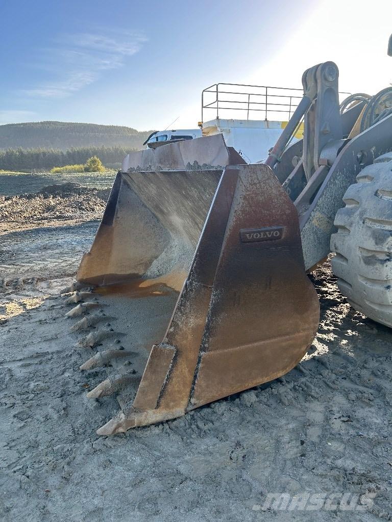 Volvo L180 Kolesové nakladače