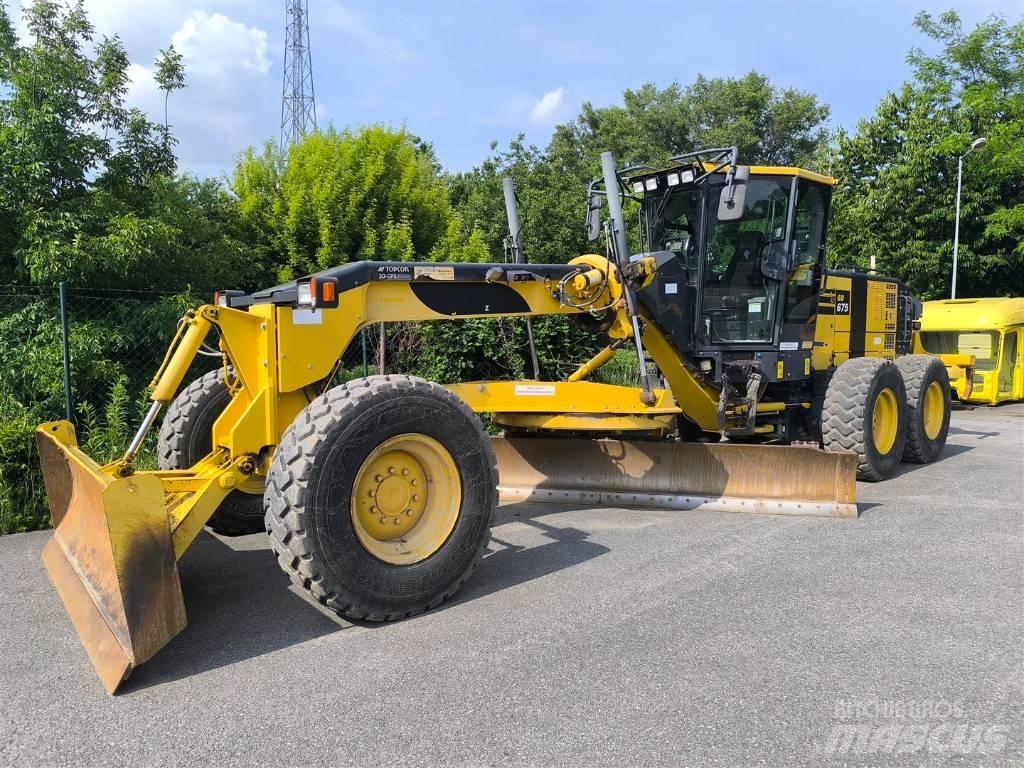 Komatsu GD 675-6 Grejdery