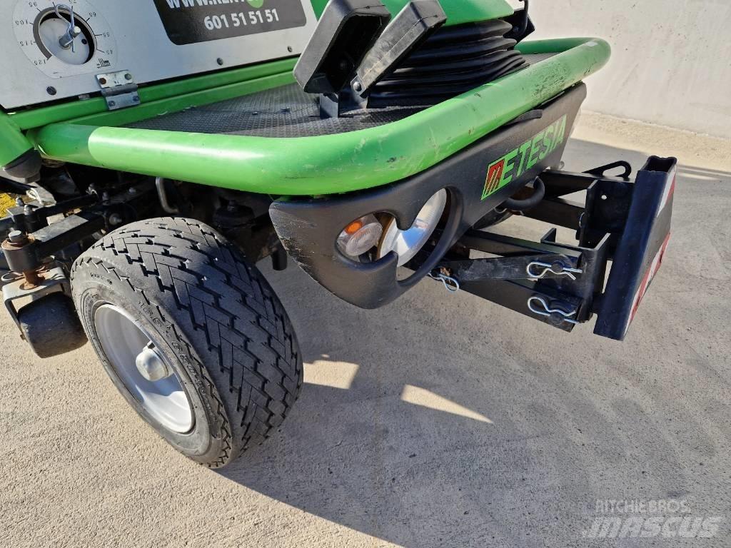Etesia 124D Kosačky namontované a ťahané