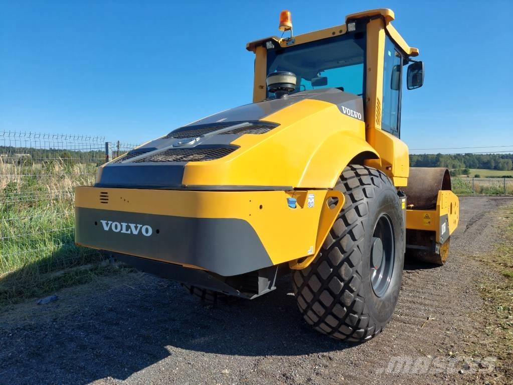 Volvo SD 115 B Ťahačové valce