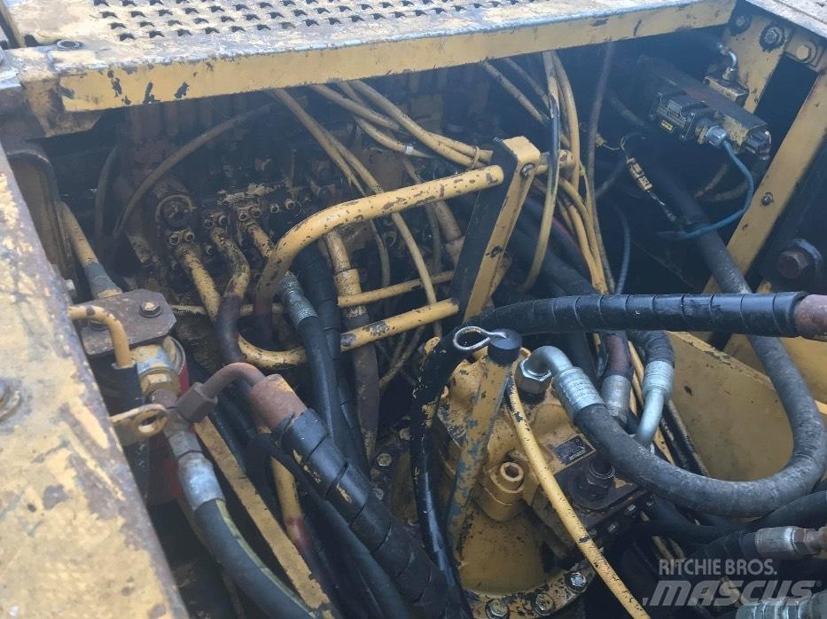 CAT 320 B Pásové rýpadlá