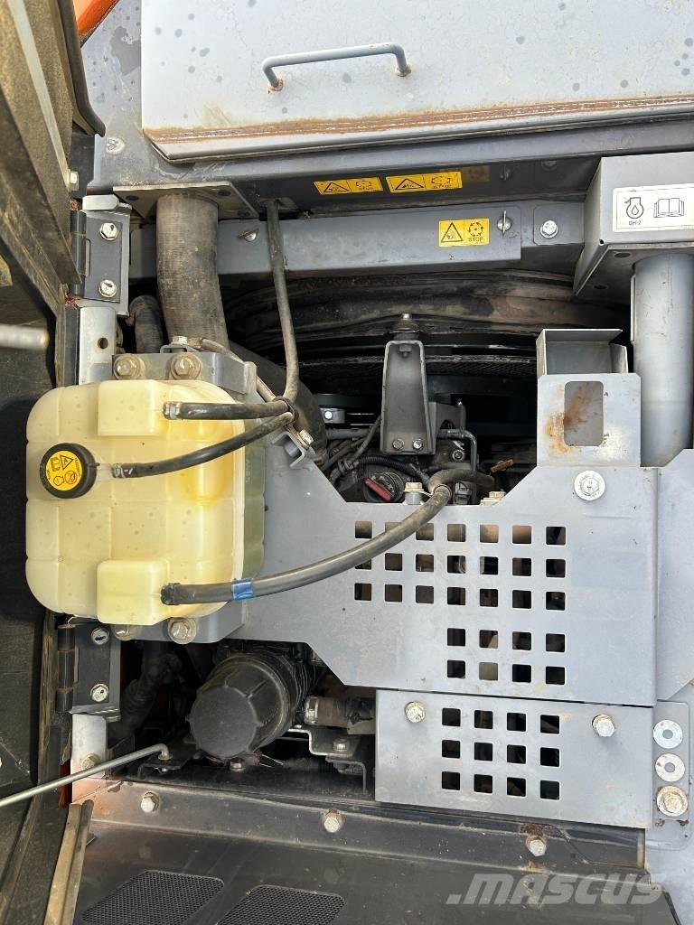 Hitachi ZX 135 US-6 Pásové rýpadlá