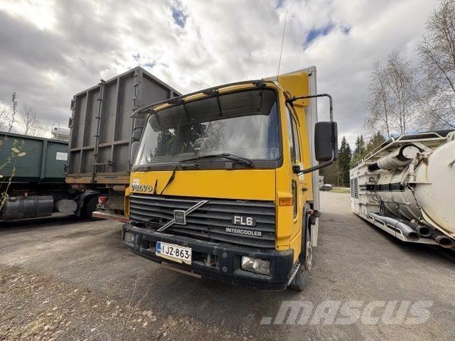 Volvo FL612 Skriňová nadstavba
