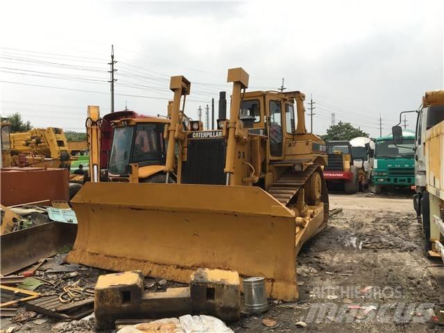 CAT D7R Pásové dozéry