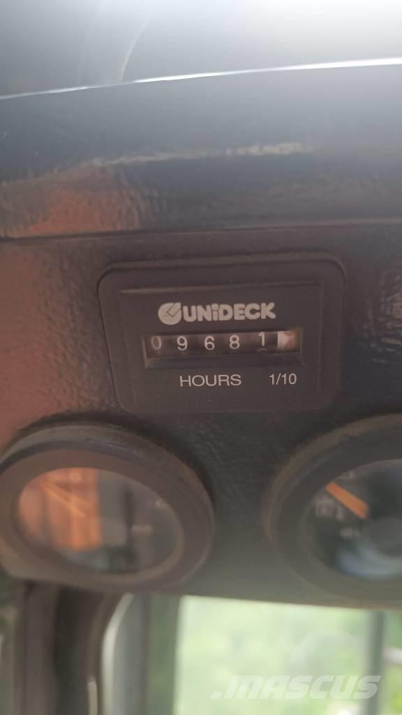 Locust L 903 SPEED Šmykom riadené nakladače