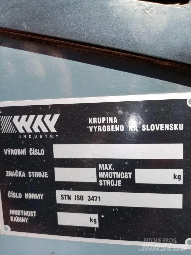 Locust L 903 SPEED Šmykom riadené nakladače