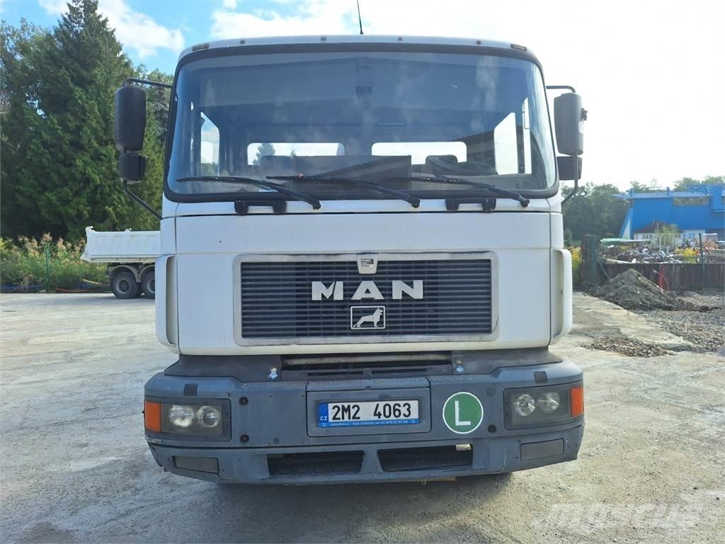 MAN 26.403 6X2 Nákladné vozidlá bez nadstavby