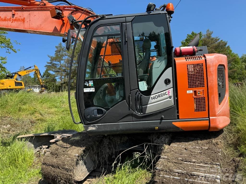 Hitachi ZX135USBL-6 Pásové rýpadlá