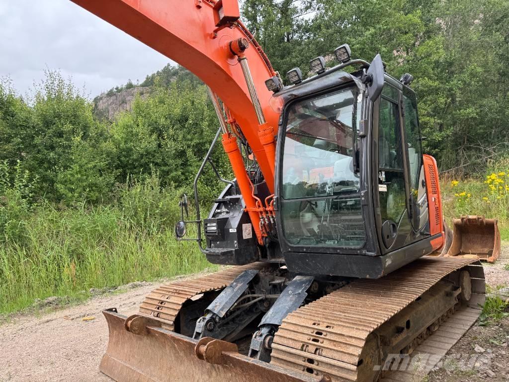Hitachi ZX135USBL-6 Pásové rýpadlá