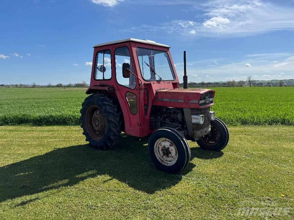 Massey Ferguson 135 Traktory
