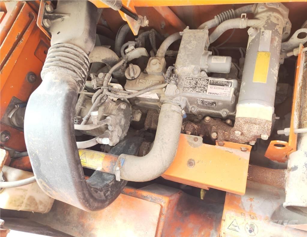 Hitachi ZX75US-3 Midi rýpadlá 7 t - 12 t