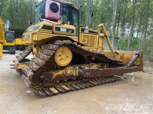 CAT D 6 R Pásové dozéry