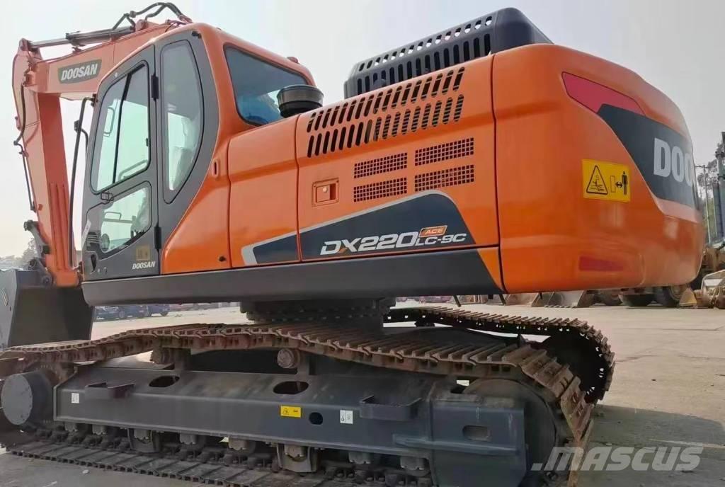 Doosan DX 220 Pásové rýpadlá