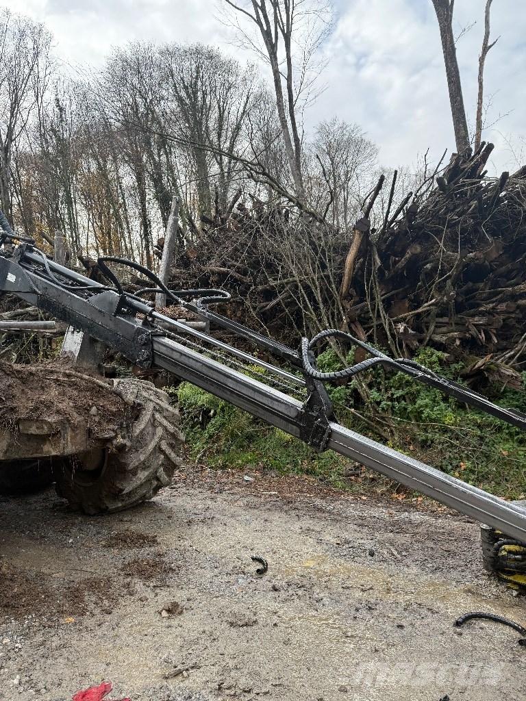 John Deere 1510E Lesné traktory