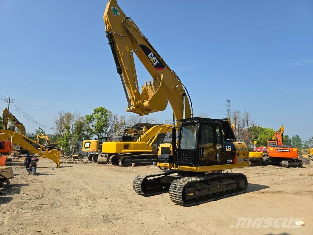 CAT 320 D 2 Midi rýpadlá 7 t - 12 t
