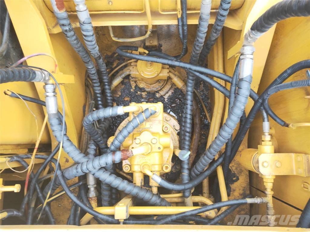 CAT 320B Pásové rýpadlá