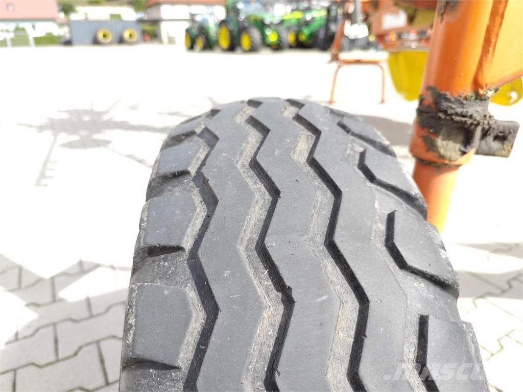 Fella TS 800 Riadkovače